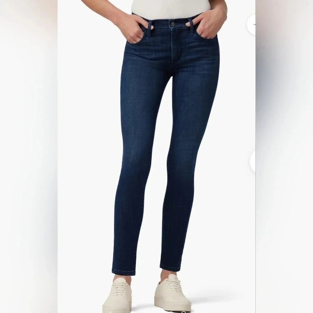 Joe's Jeans The Provocateur Skinny Straight Dark Wash Jeans in Romi, EUC!